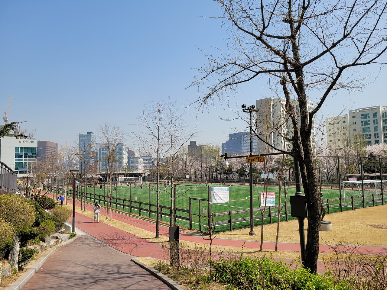 防守層層封